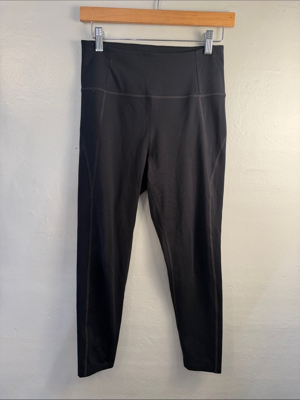 girlfriend collective Black High-Rise Leggings with Logo Tag. No siz tag